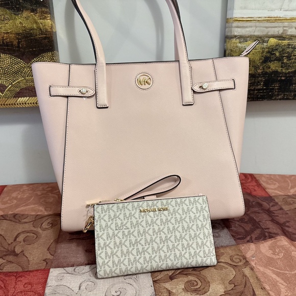 Michael Kors Large Carmen Tote Bag In Powder Blush Pink NWT - Picture 1 of 6